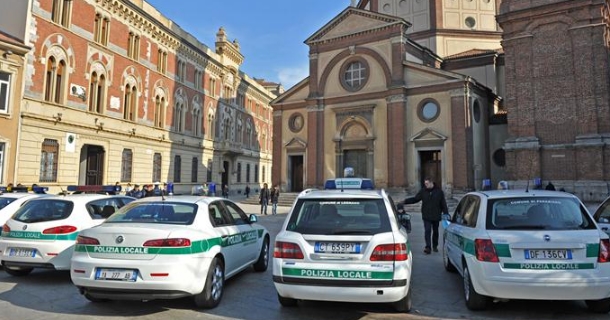 Tesserino polizia outlet locale